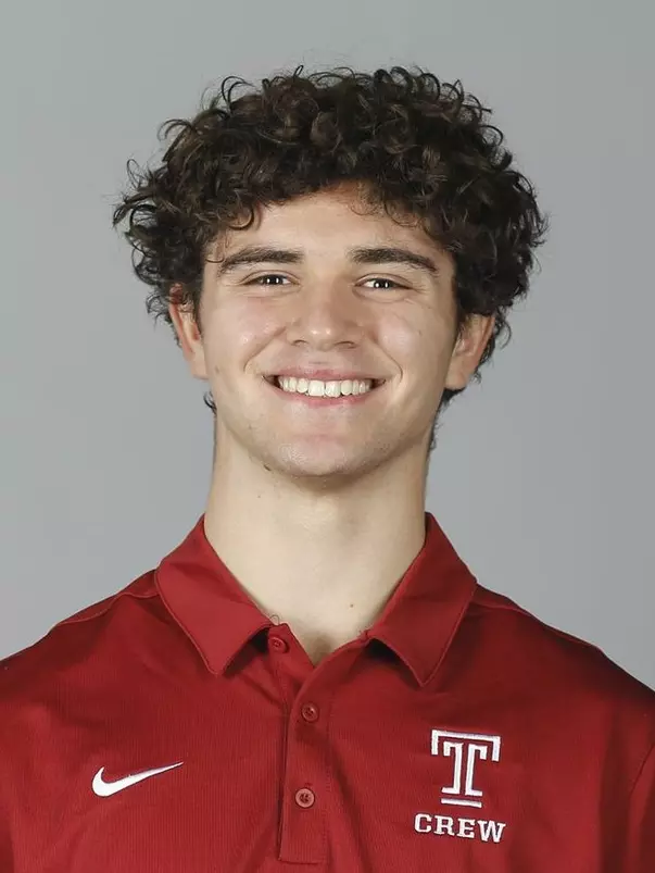 Elias Deaibes Headshot