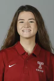 Julia Stoltzfus Headshot