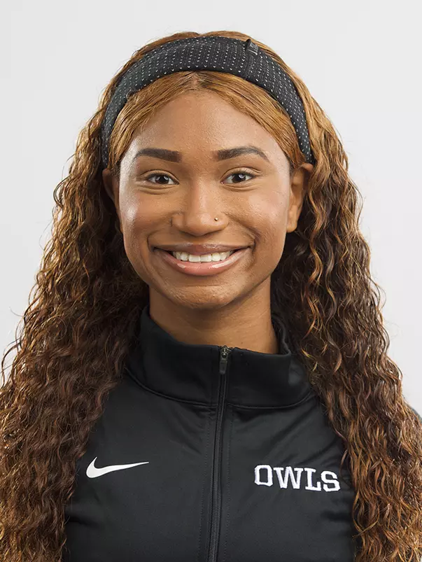 Deyona Banks Headshot