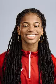 Chelby Elam Headshot