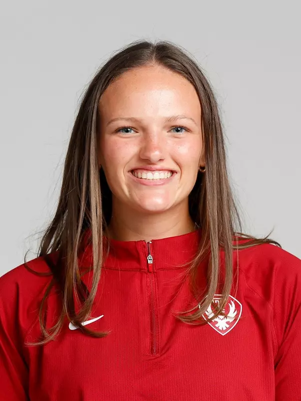 Lily Bielinksi Headshot