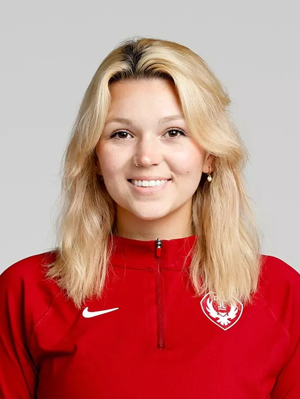 Zoe Carlson Headshot