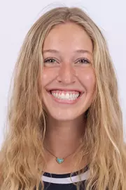 Alexa Wright headshot