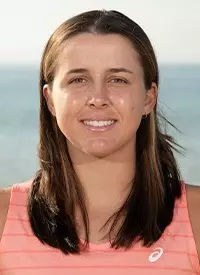 Nikki Redelijk headshot