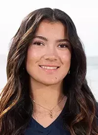 Bella Avelar Headshot