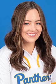 Hannah Bach Headshot