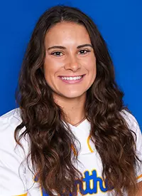 Abby Edwards Headshot