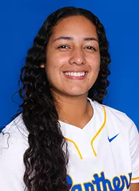 Ana Hernandez Headshot