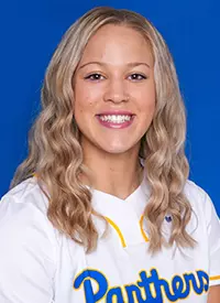 Bailey Drapola Headshot