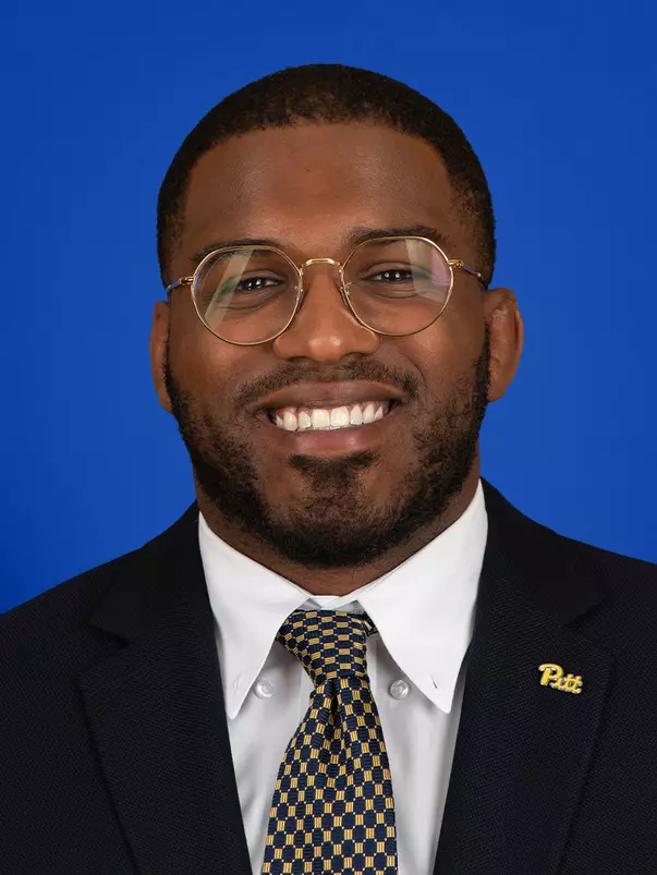 Headshot of Demetrius Thomas