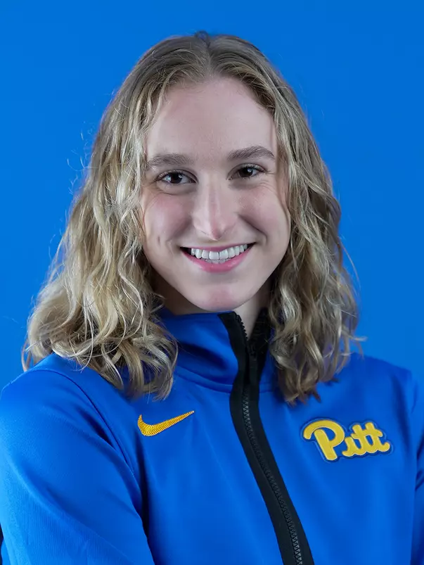 Headshot of Maya Genzel SD