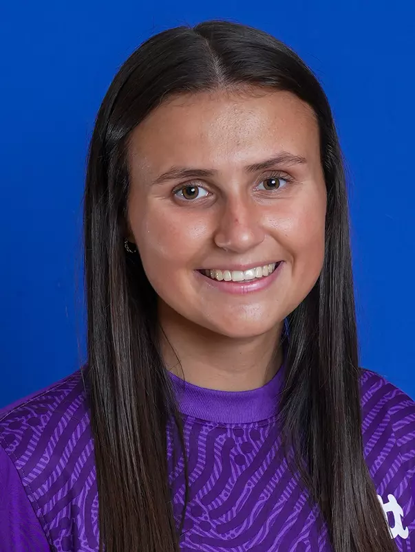 Headshot of Abby Reisz