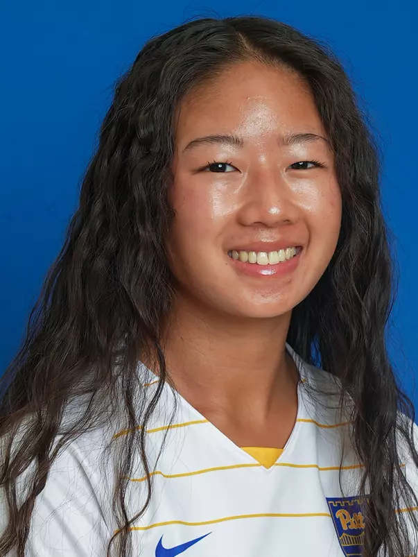 Headshot of Emma Rhoades