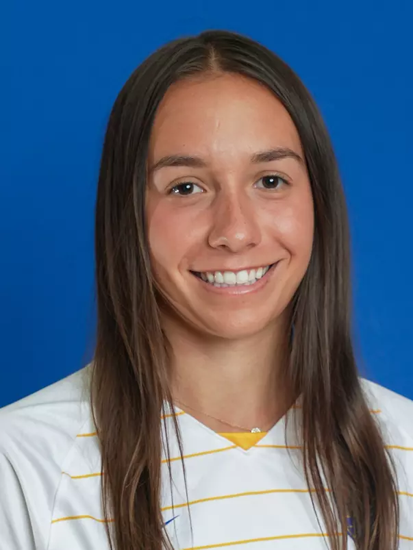 Headshot of Sage Stelzer