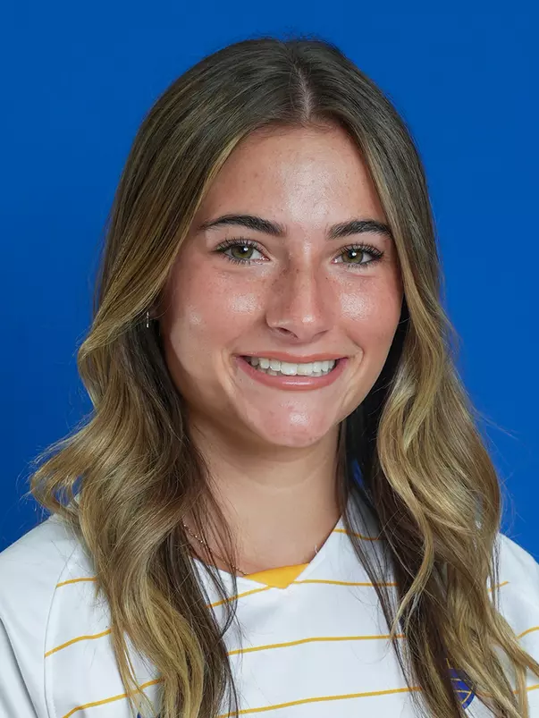 Headshot of Lucia Wells