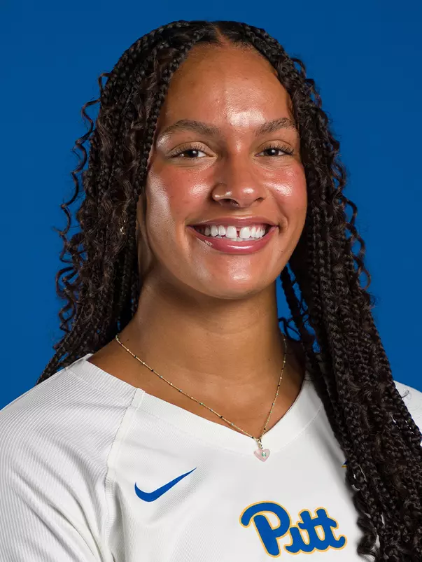 Headshot of Olivia Babcock