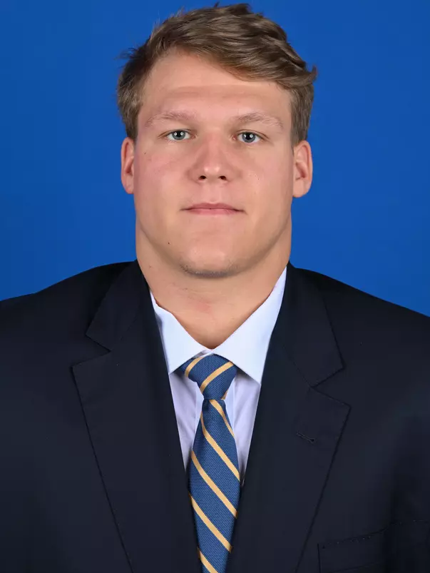 Dylan Pitzer Headshot