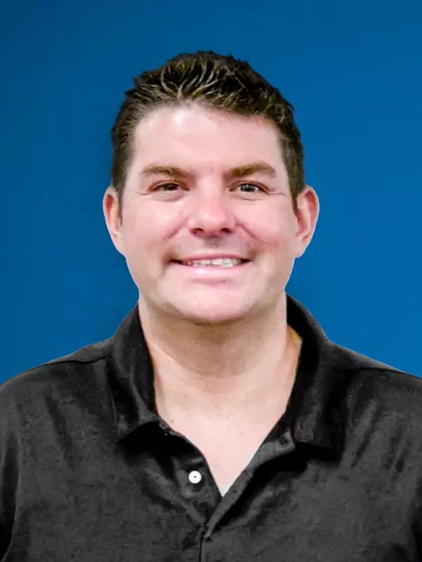 Eli Feuer Headshot