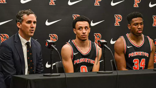 Mens Basketball Hosts Media Day