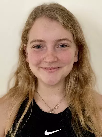 Elle Ruggiero headshot photo