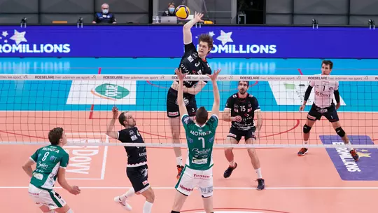 George Huhmann '20 Off to Strong Start in First Season of Pro Volleyball