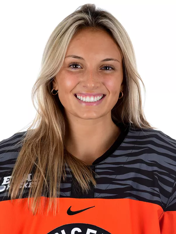 Annie Kuehl headshot