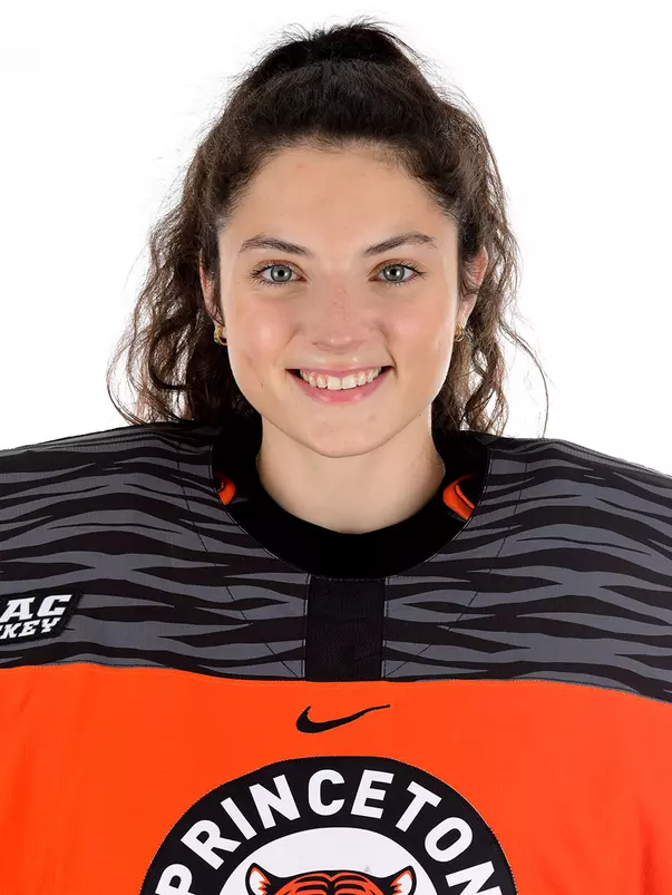 Cassie Reale headshot