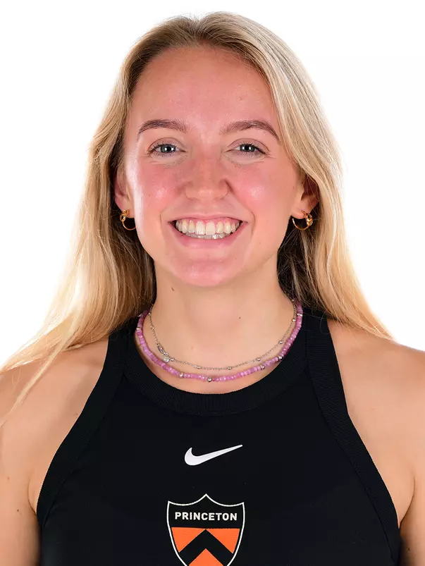 Olivia Robinson headshot