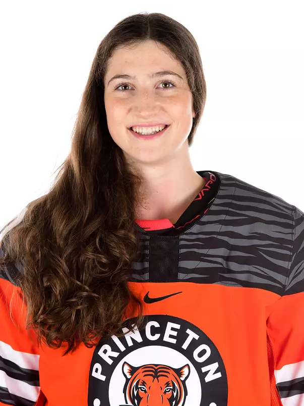 Sarah Verbeek headshot