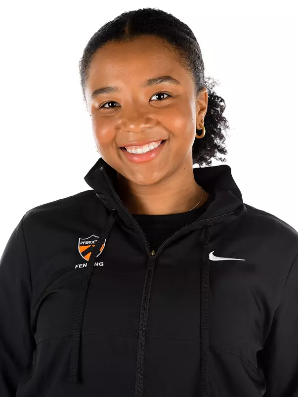 Alexis Anglade headshot photo