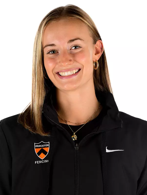 Sofia Komar headshot photo