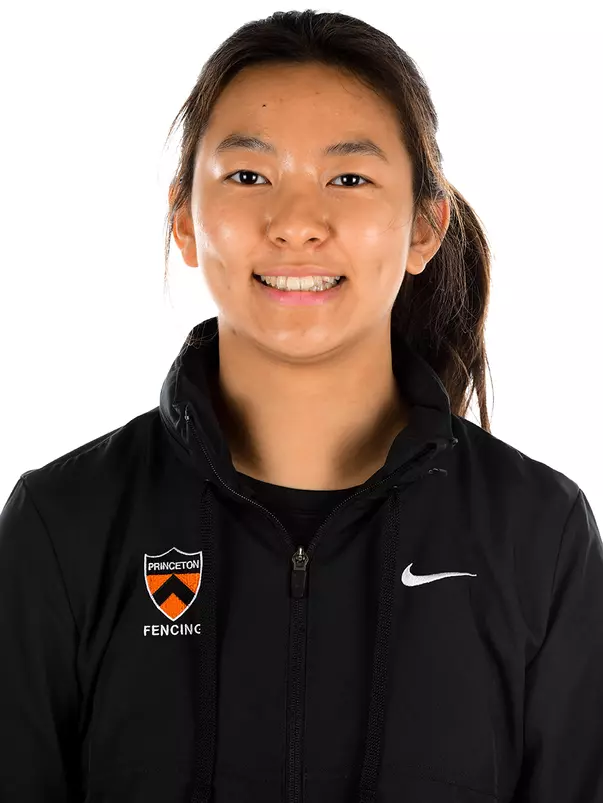 Tinney Mak headshot photo