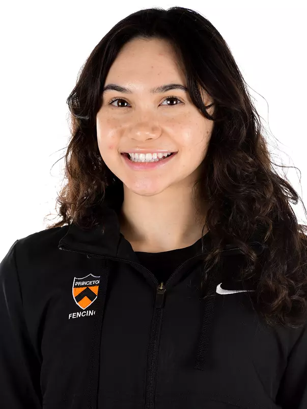 Anna Weintraub headshot photo