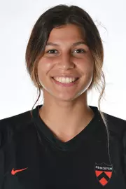 Gabi Juarez headshot