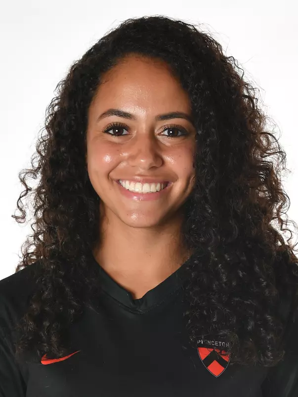 Lily Bryant headshot