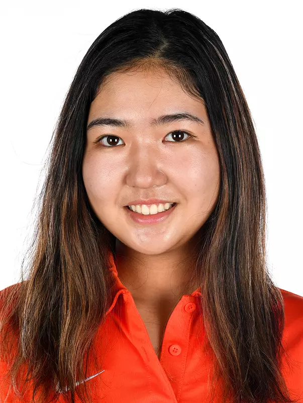 Julia Kashimura headshot