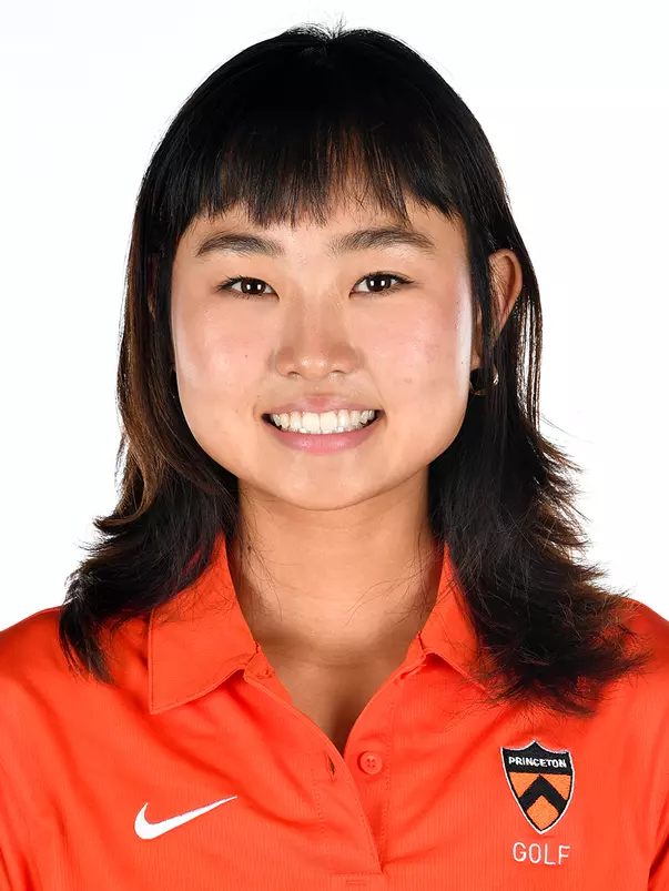 Kyung Eun Lee headshot