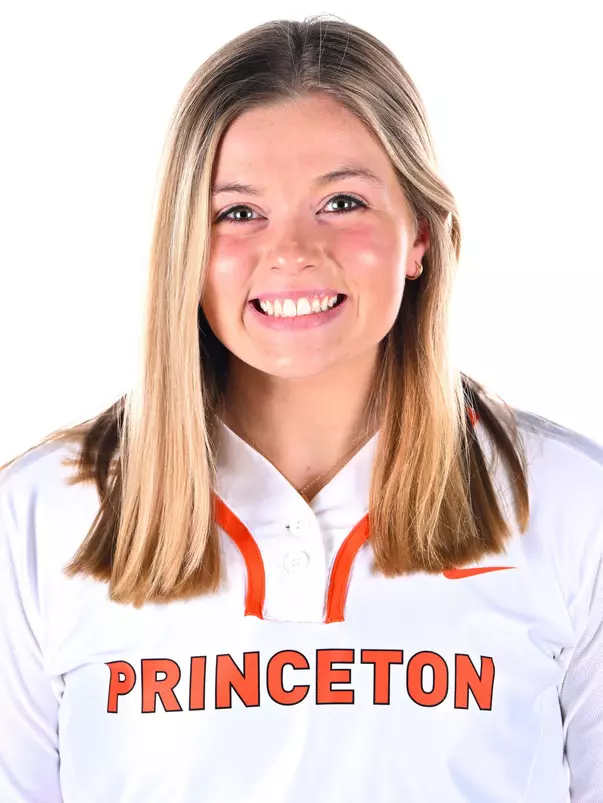 Lauren Murphy headshot