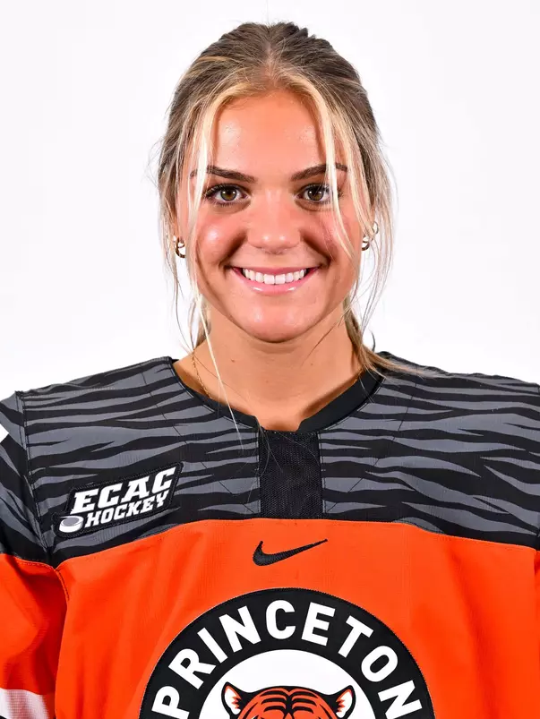 Dominique Cormier headshot