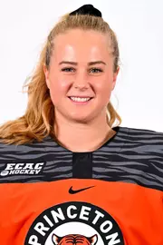 Solveig Neunzert headshot