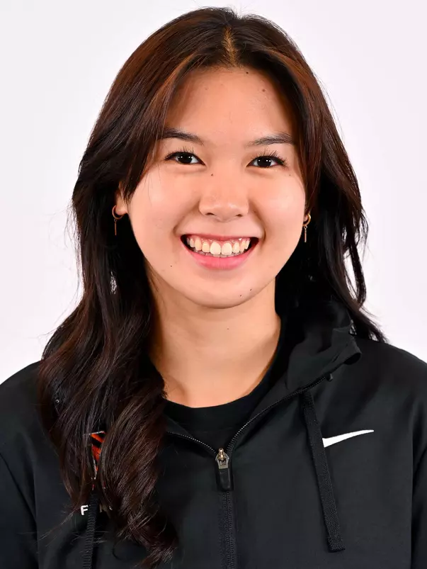 Elizabeth He headshot