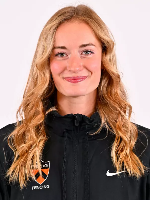 Sofia Komar headshot