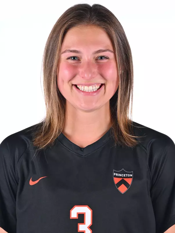 Ella Midura headshot