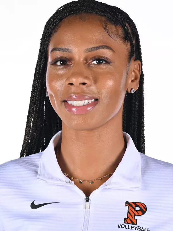 Dominque Mason Headshot