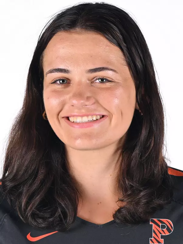 Julia Cabri Headshot