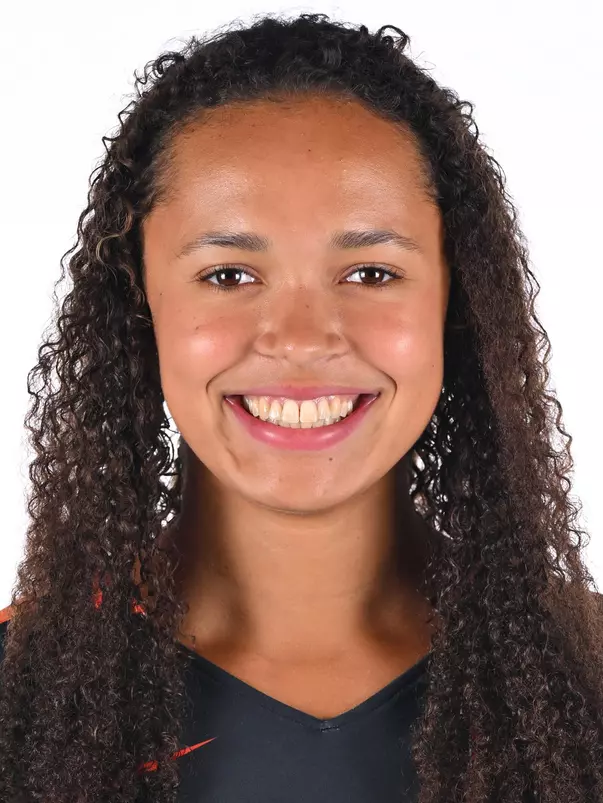 Maya Satchell Headshot