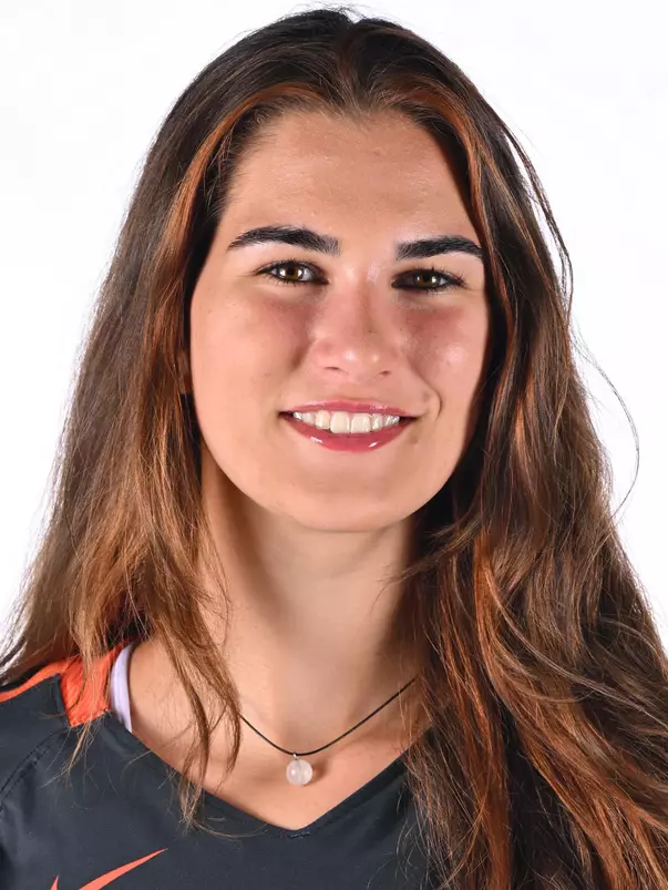 Nicole Dankinova Headshot