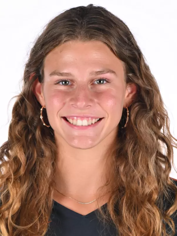 Shelby Fulton Headshot