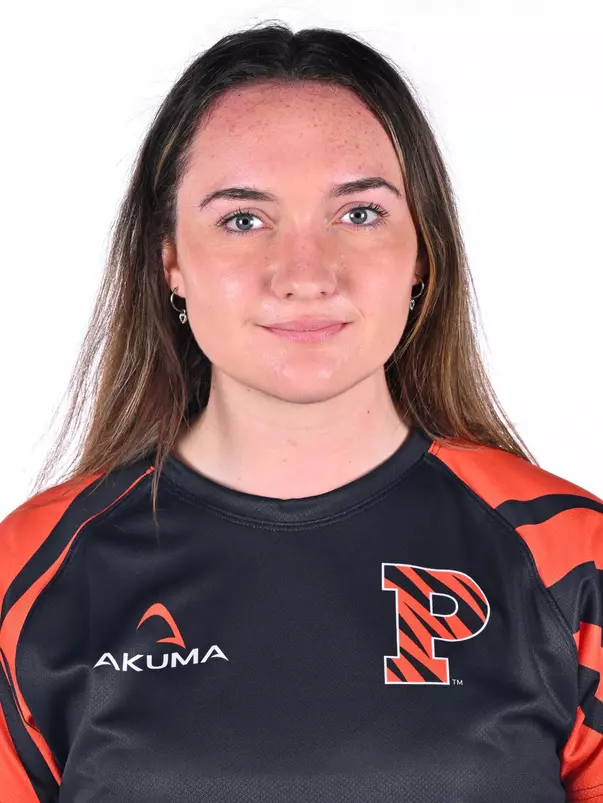 Amelia Clarke headshot