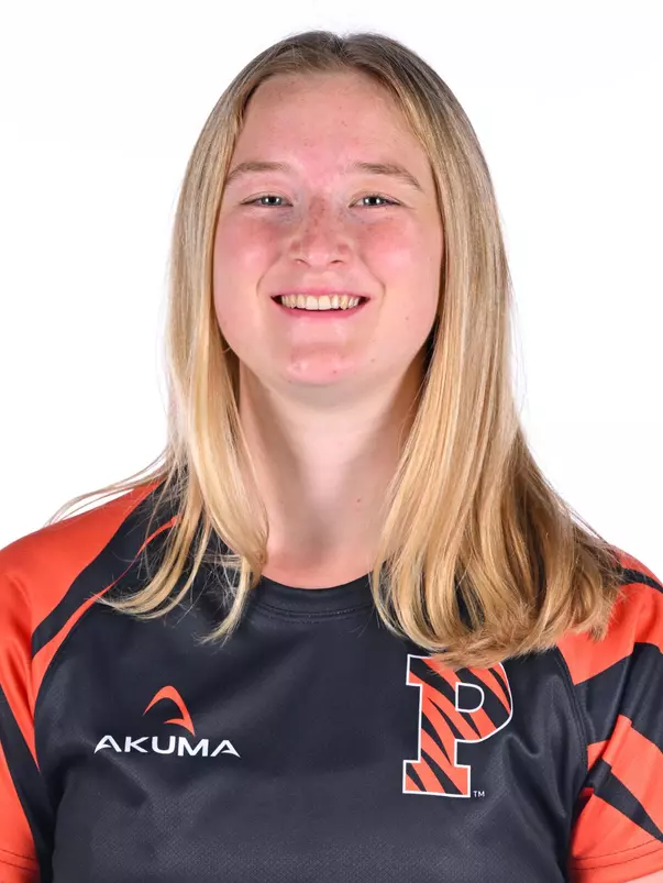 Julia Douvas headshot